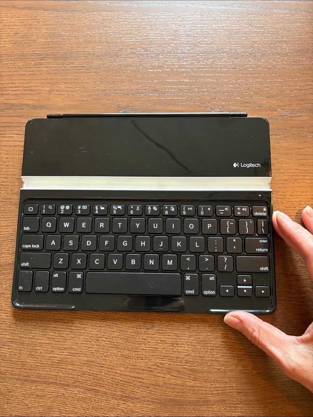 LOGITECH - Black Slim Bluetooth Keyboard Cover for Tablet